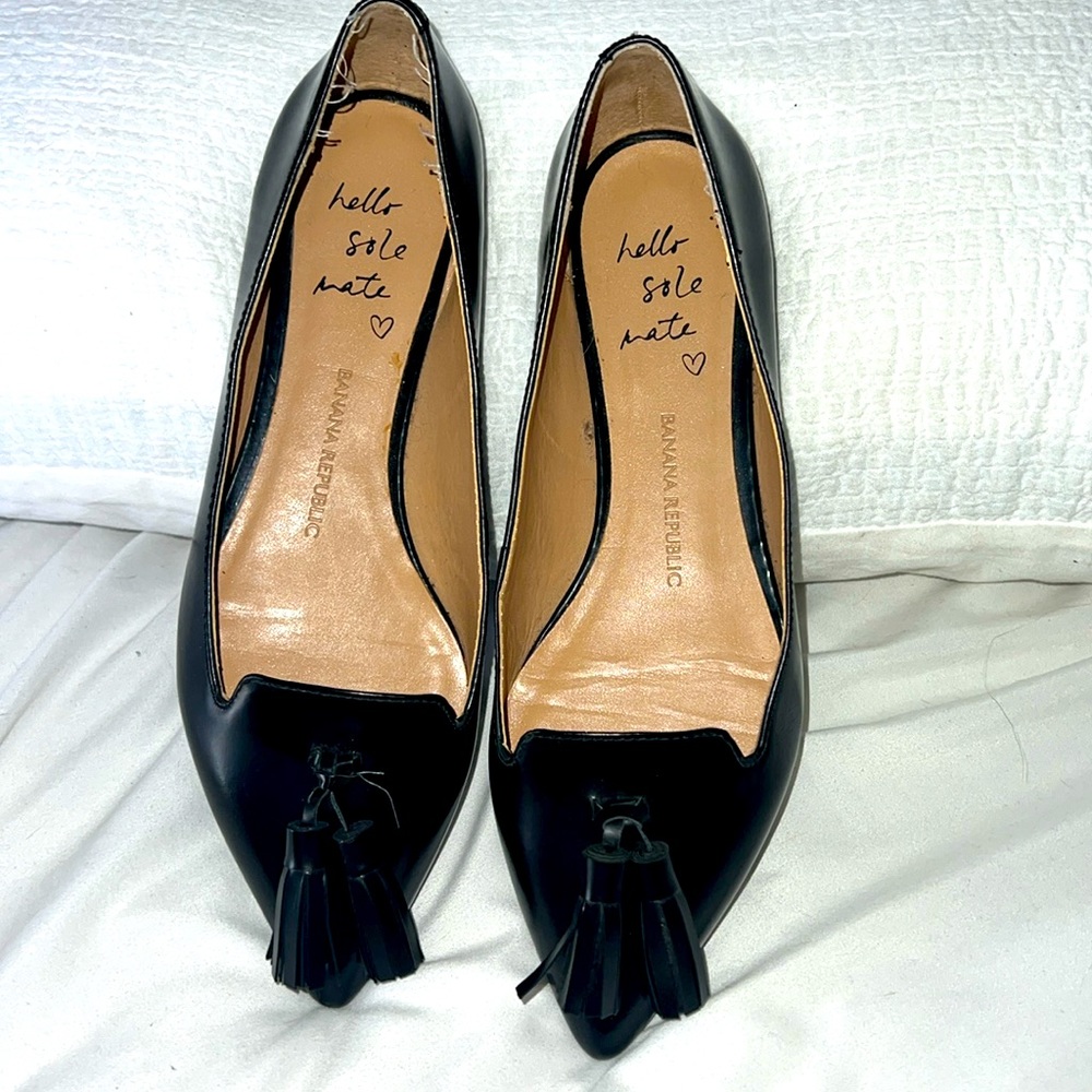 New Banana Republic Tassel Point Toe size 6 NWOT